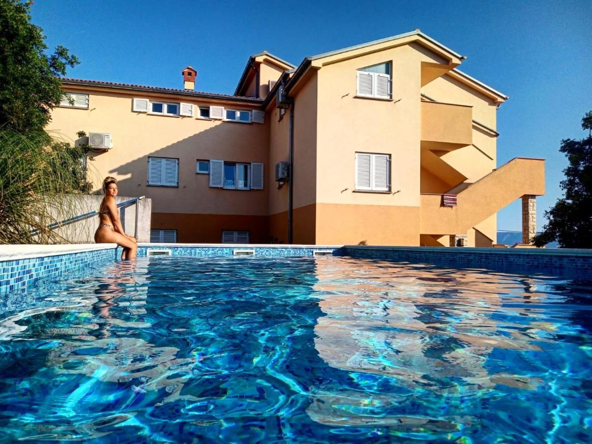Apartmani Jaric Novi Vinodolski Buitenkant foto