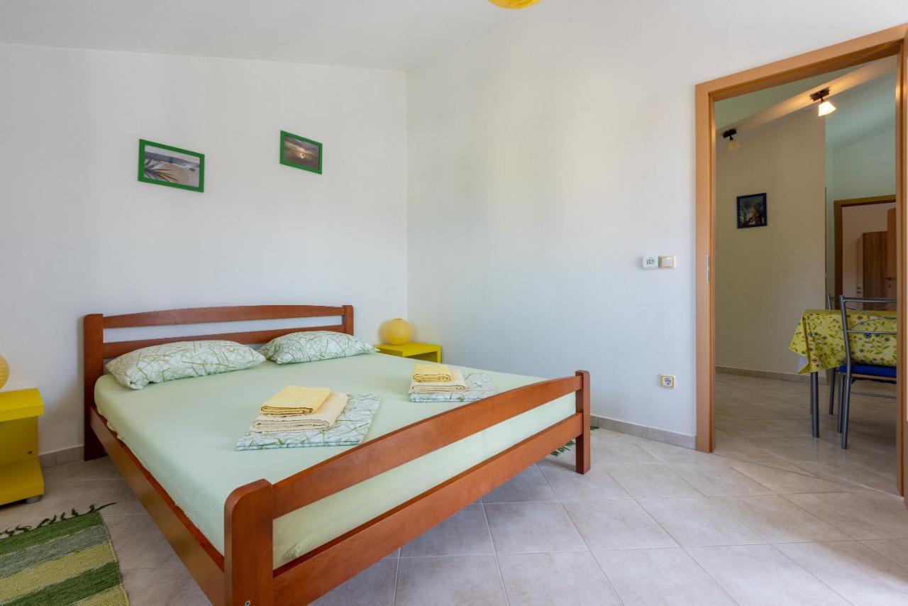 Apartmani Jaric Novi Vinodolski Buitenkant foto