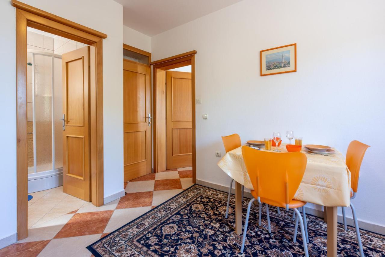 Apartmani Jaric Novi Vinodolski Buitenkant foto