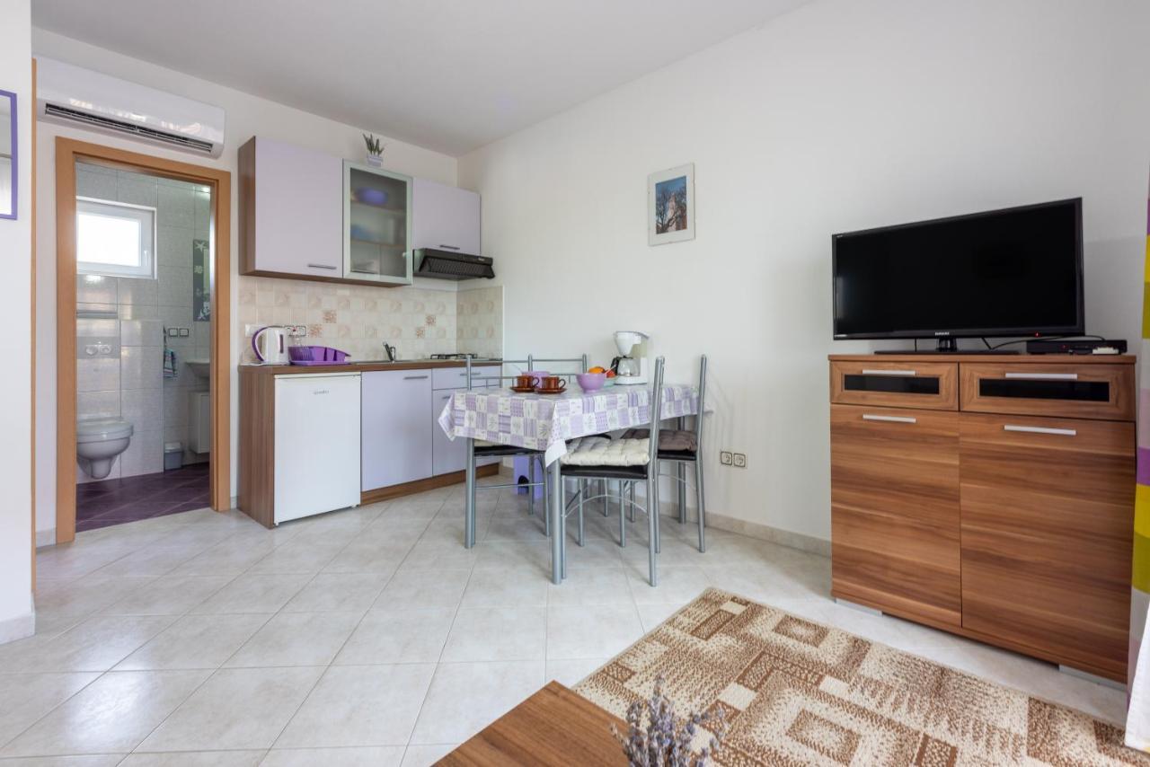 Apartmani Jaric Novi Vinodolski Buitenkant foto