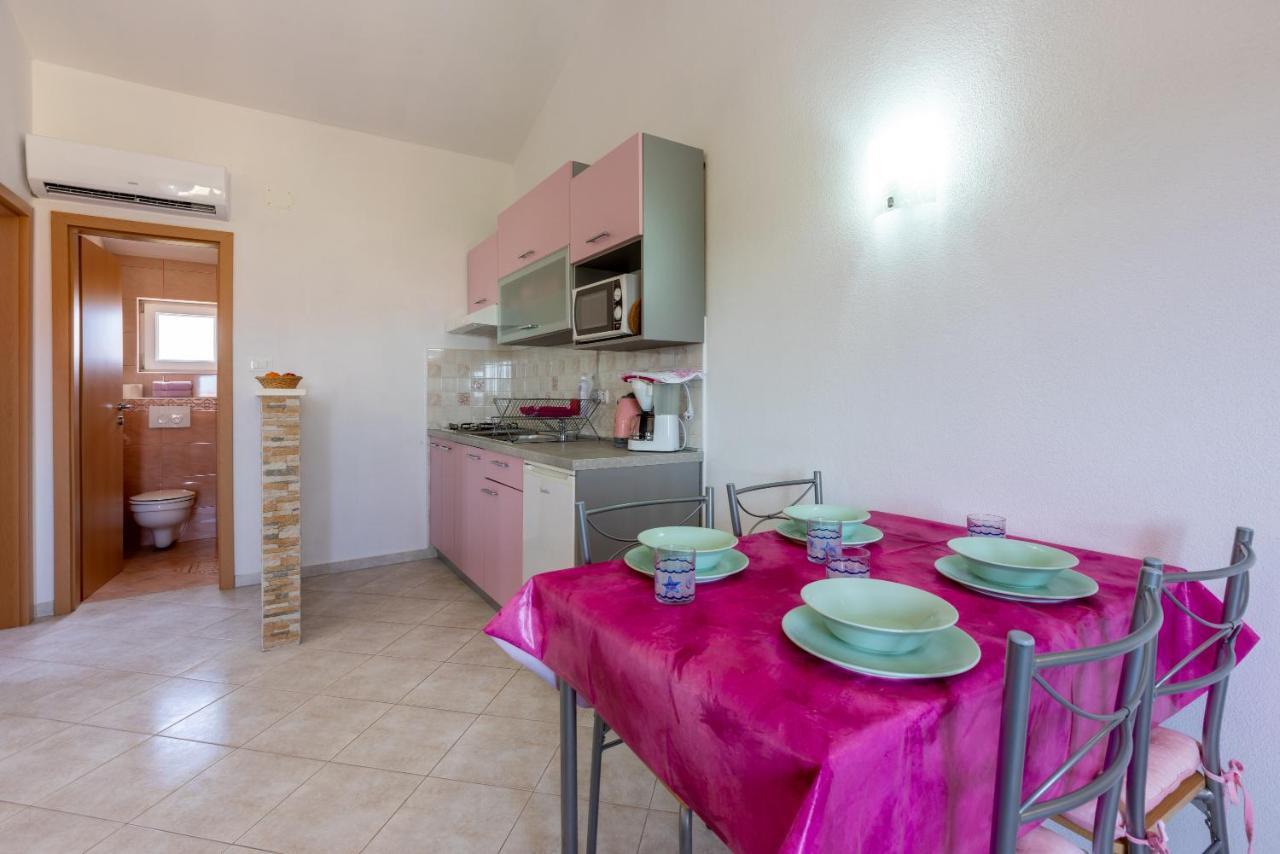 Apartmani Jaric Novi Vinodolski Buitenkant foto