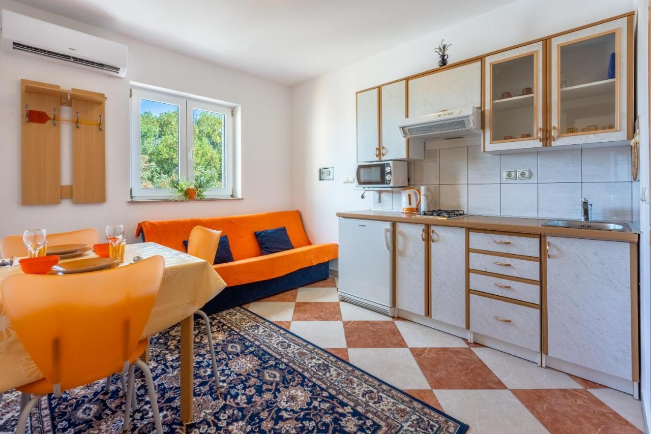 Apartmani Jaric Novi Vinodolski Buitenkant foto