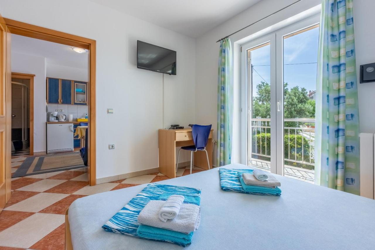 Apartmani Jaric Novi Vinodolski Buitenkant foto