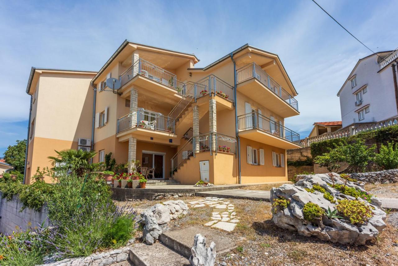 Apartmani Jaric Novi Vinodolski Buitenkant foto