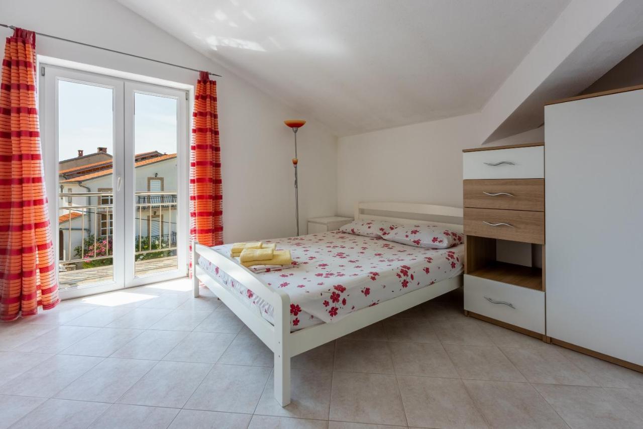Apartmani Jaric Novi Vinodolski Buitenkant foto