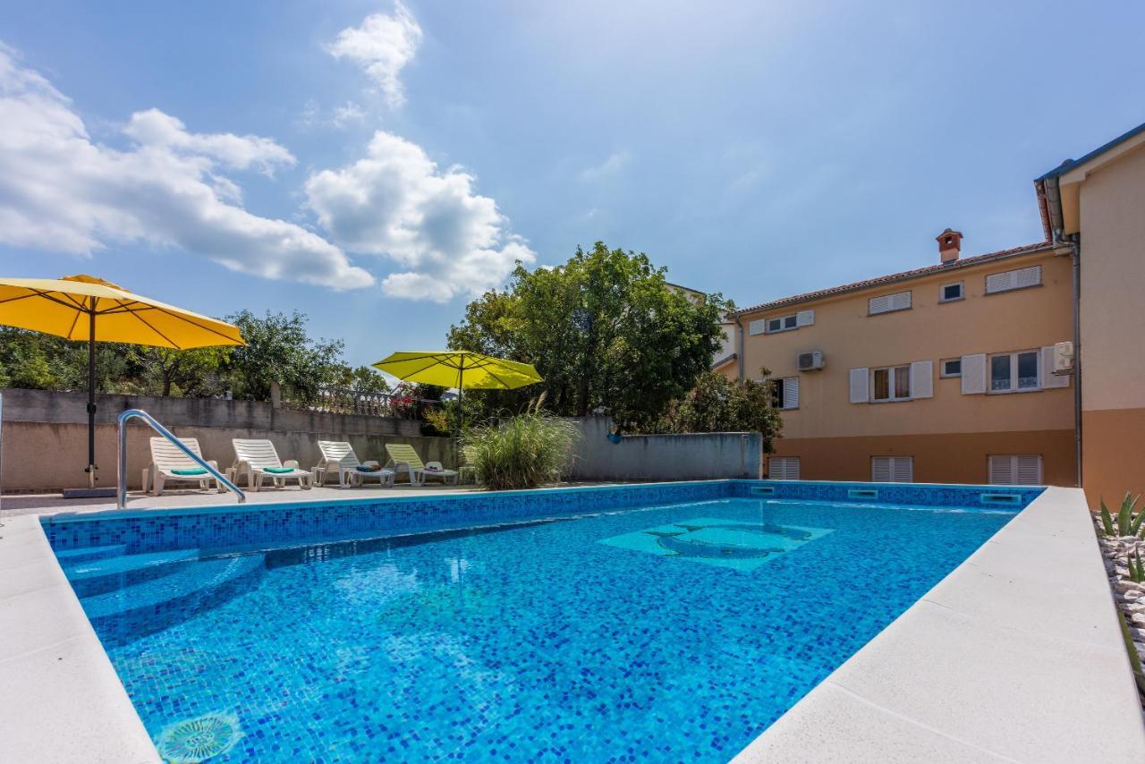 Apartmani Jaric Novi Vinodolski Buitenkant foto